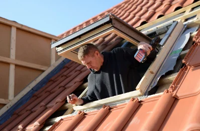 Pose de fenêtres de toit Velux à Sougeal
